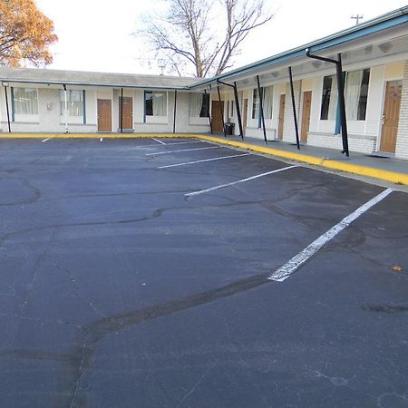 Fairfax Motel โรโนคแรพิดส์ ภายนอก รูปภาพ